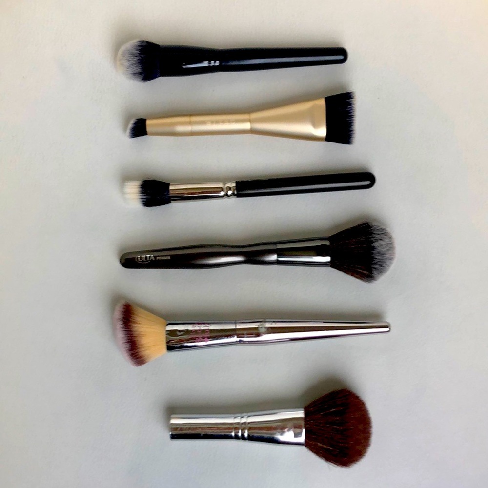 Set of six makeup brushes
